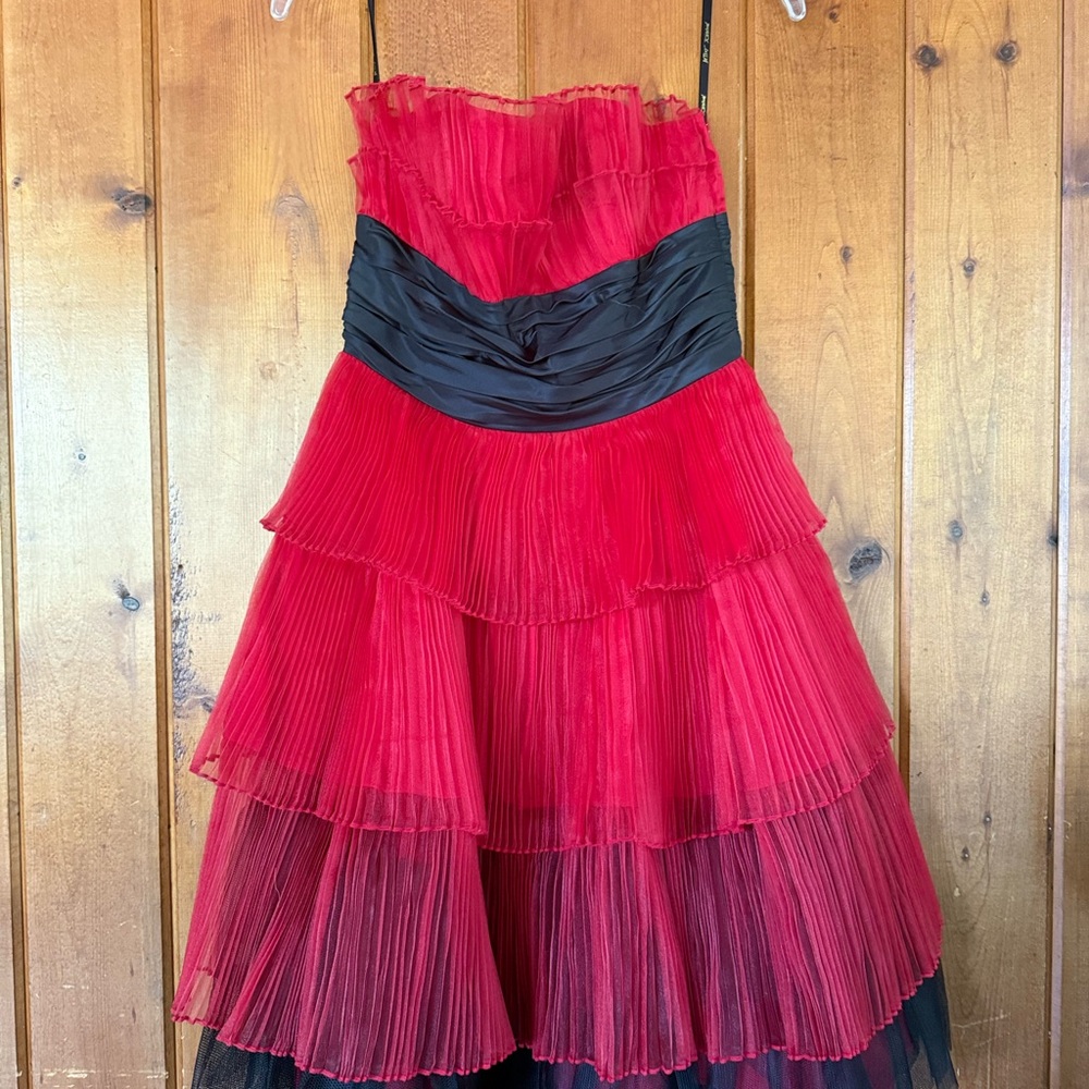 NWT Betsey Johnson Red and Black Tiered Strapless Dress